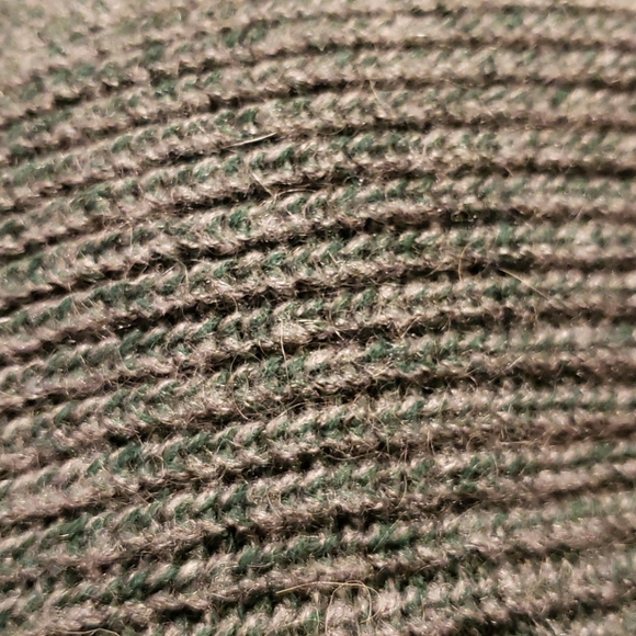 Banana Republic grey/green cable knit sweater. - Picture 5 of 5
